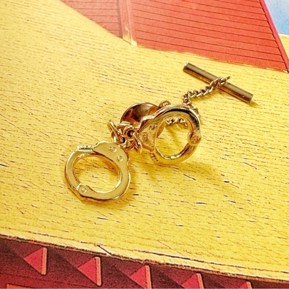 Men Handcuff Tie Lapel Pin & Chain Gold Tone Party Wedding Night Out Groom